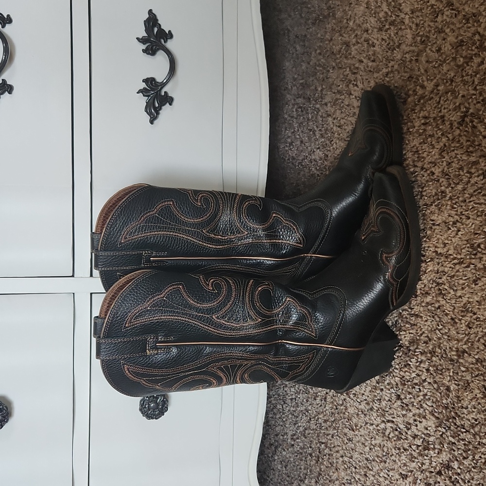 Ariat black leather cowboy boots